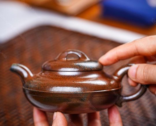 獨(dú)家首發(fā)，品名：線圓。泥料：極品紫泥（